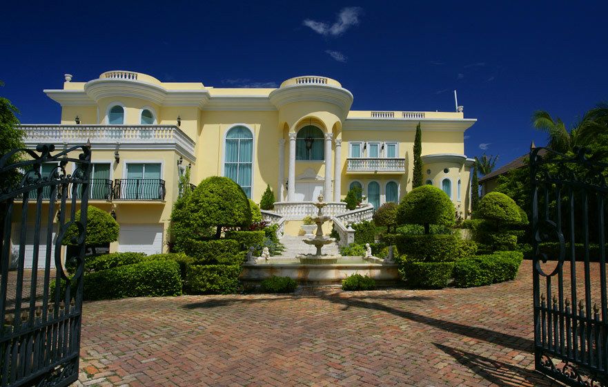 1Best_main_front_of_house