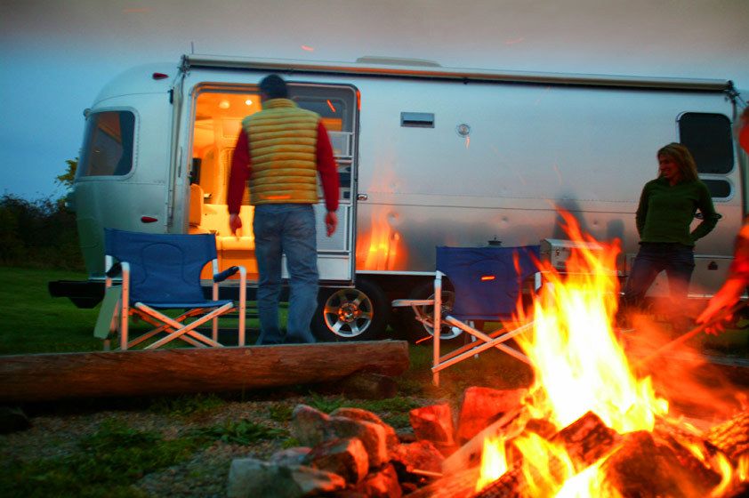 1dad_walking_away_from_fire