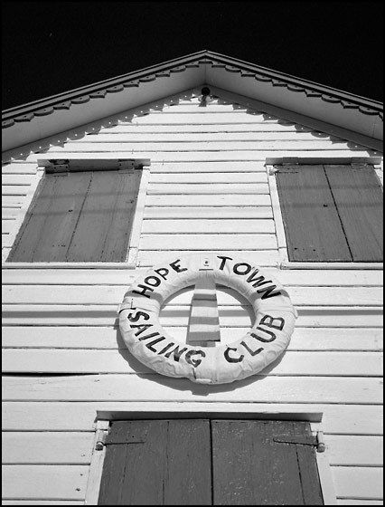 1HopeTown_lifesaver_400dpi