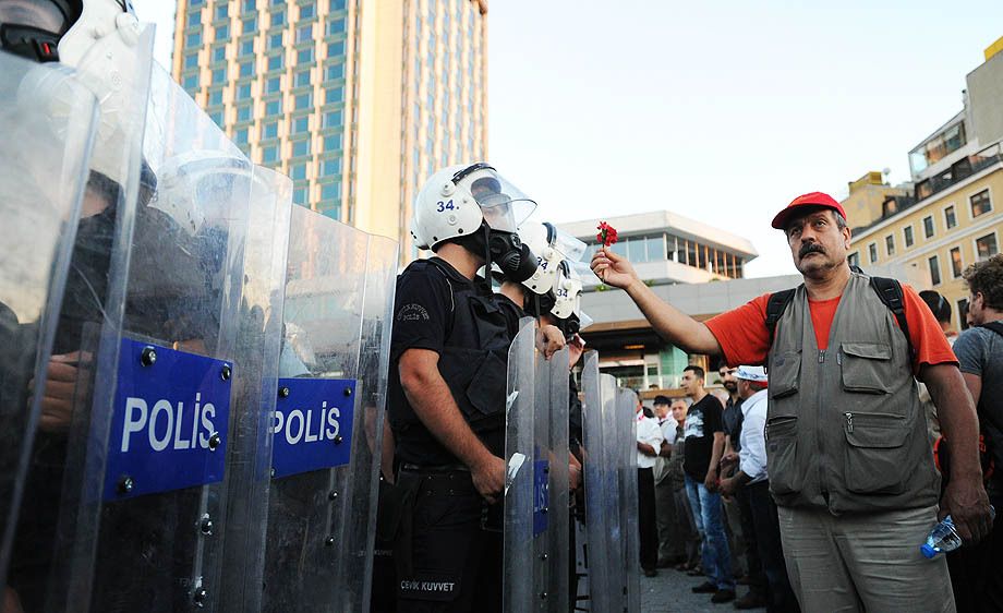 Turkish police clear Taksim Square