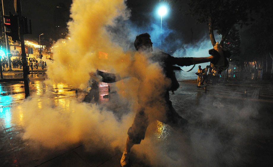 Turkish protesters battle police near Erdogan's Istanbul office
