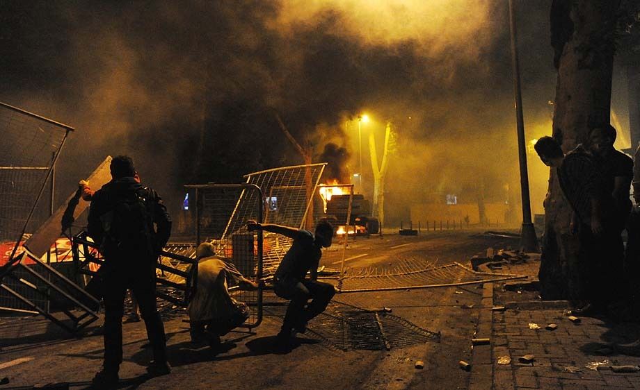 Turkish protesters battle police near Erdogan's Istanbul office