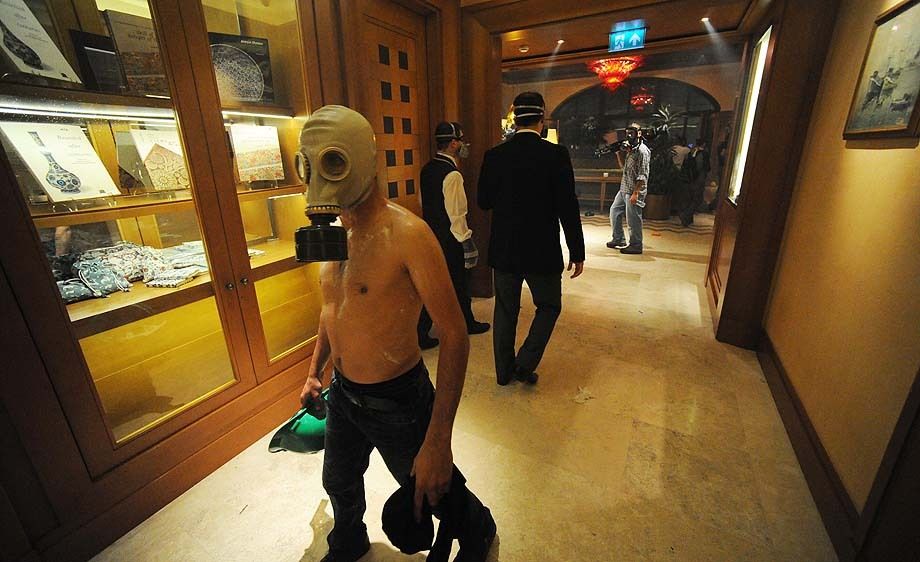 Turkish police battle anti-government protestors