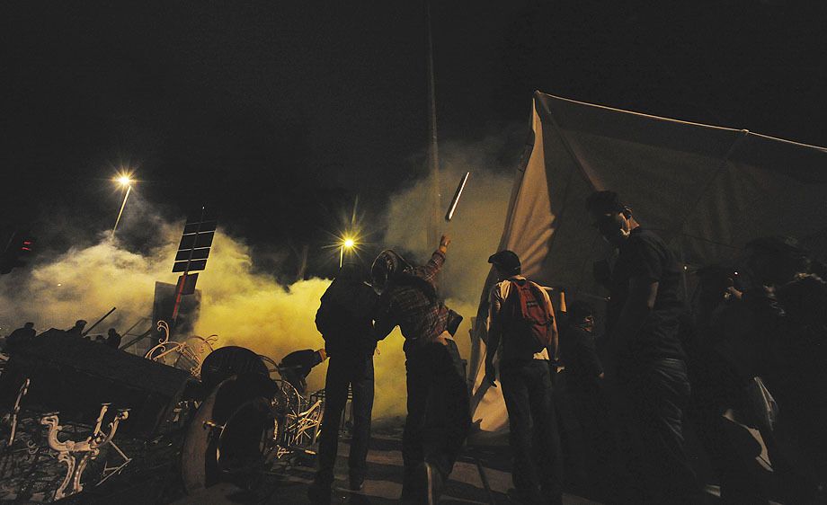 Turkish protesters battle police near Erdogan's Istanbul office