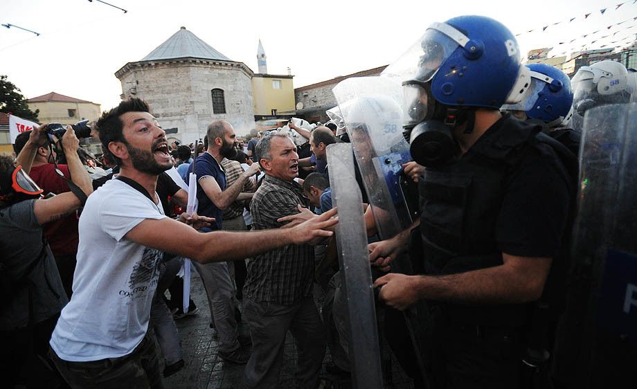 Turkish police clear Taksim Square