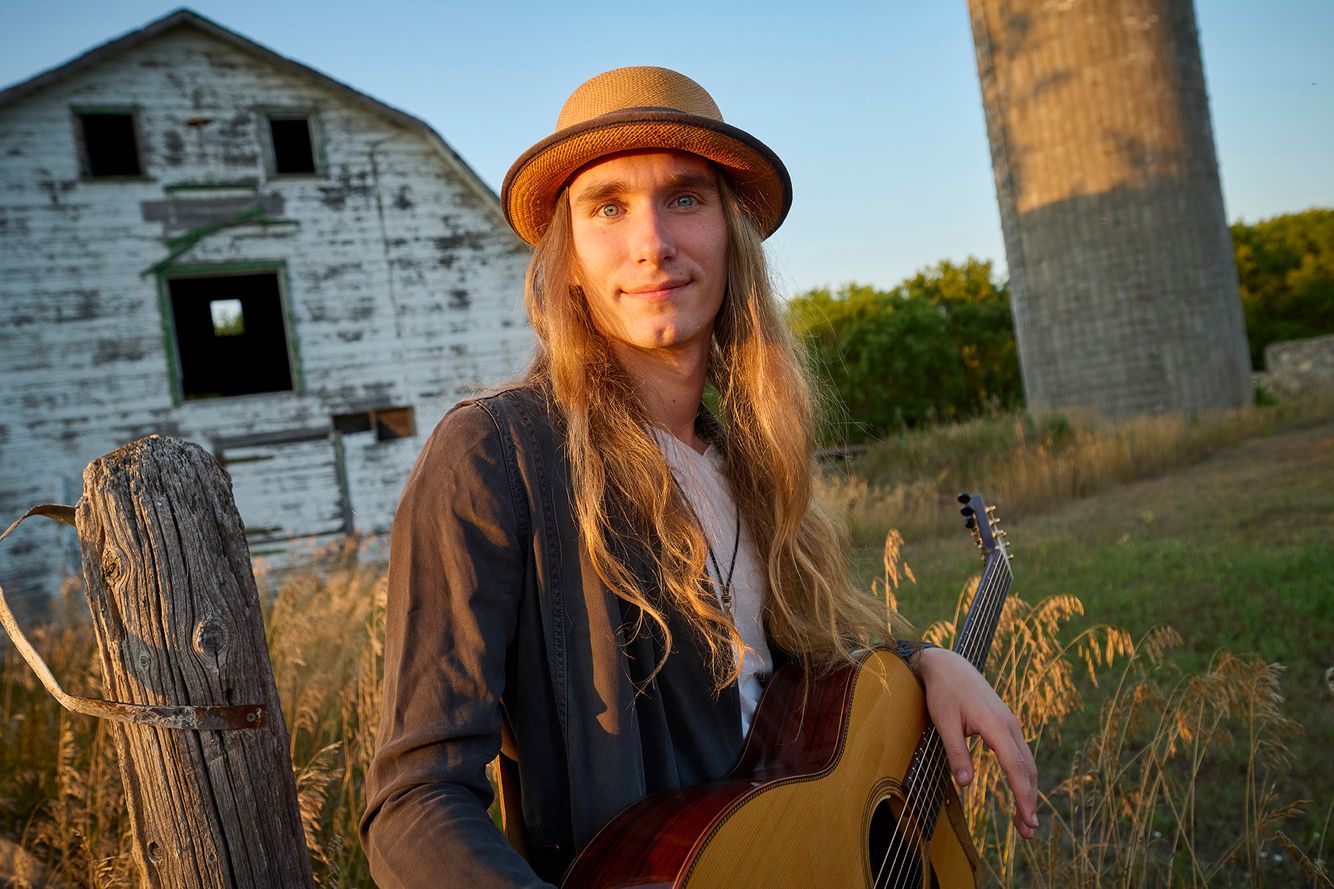 Sawyer_Fredericks_2207801_TN_268lb.jpg