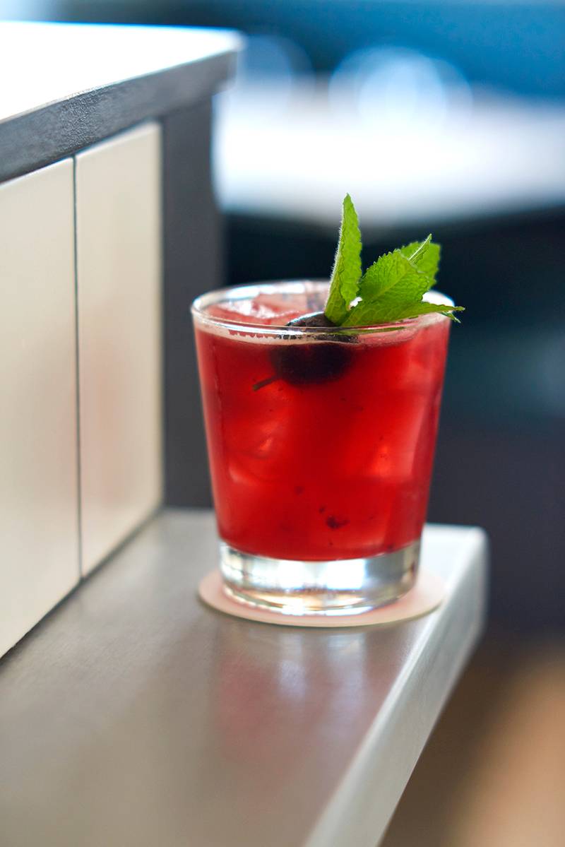 ia0-WoodfordsFandB Cocktail_RFS4021 copy.jpg