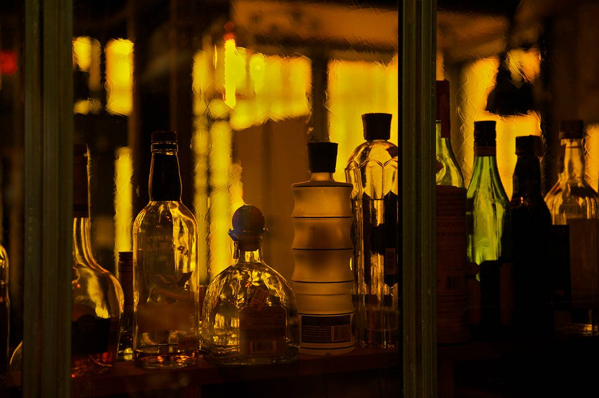 m78-FFM2_Vignola_YellowGlassBar copy.jpg