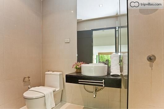 1villa_766_13434_530x354_1_watermarked_image