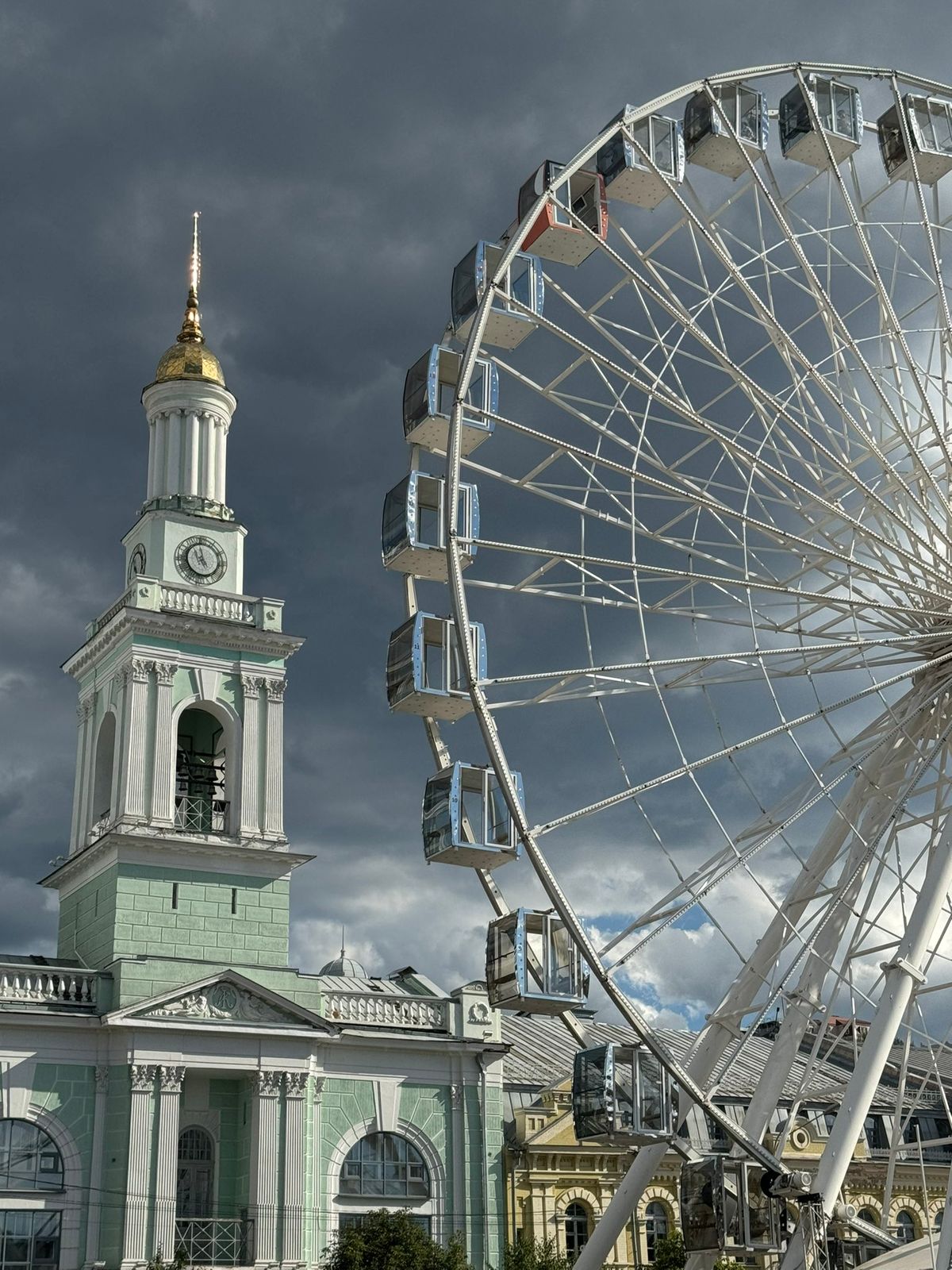 Podil ferris wheel