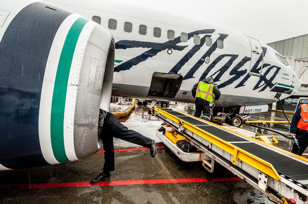 Alaska Airlines 737 Alaska Airlines 737