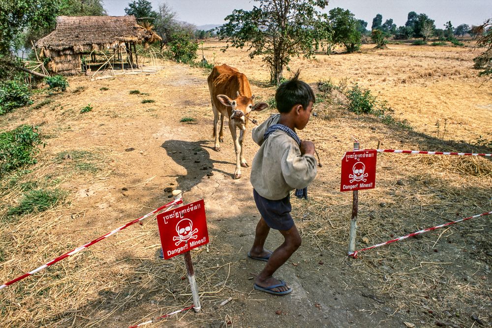 Landmines in Cambodia mines.cambodia.MASTER_01.jpg
