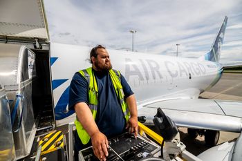 alaska.cargo_7644 copy.jpg