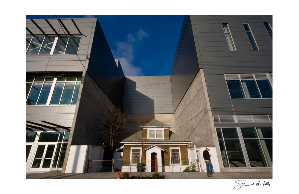 Lightroom (macefield.house.seattle_01.dng) copy.jpg
