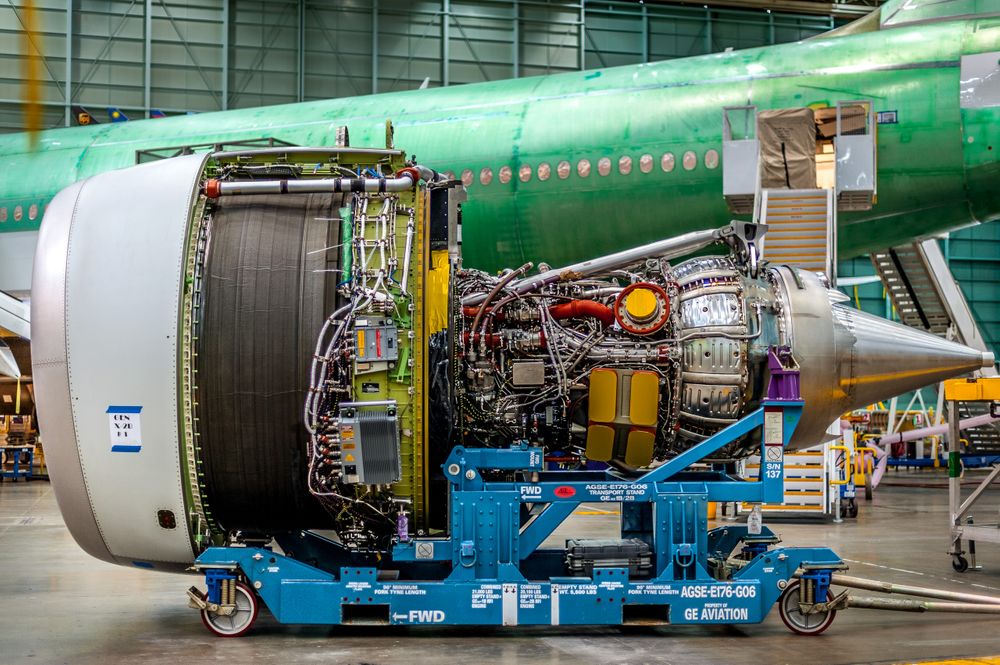 Boeing 747-8 GE engine DSC_7400.jpg