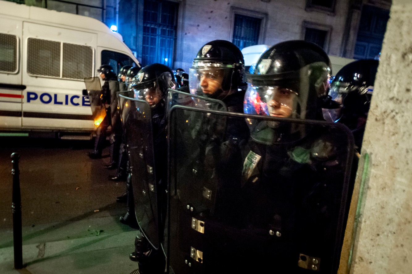 Riot police. Paris, France. 2006 DSC_6179.jpg
