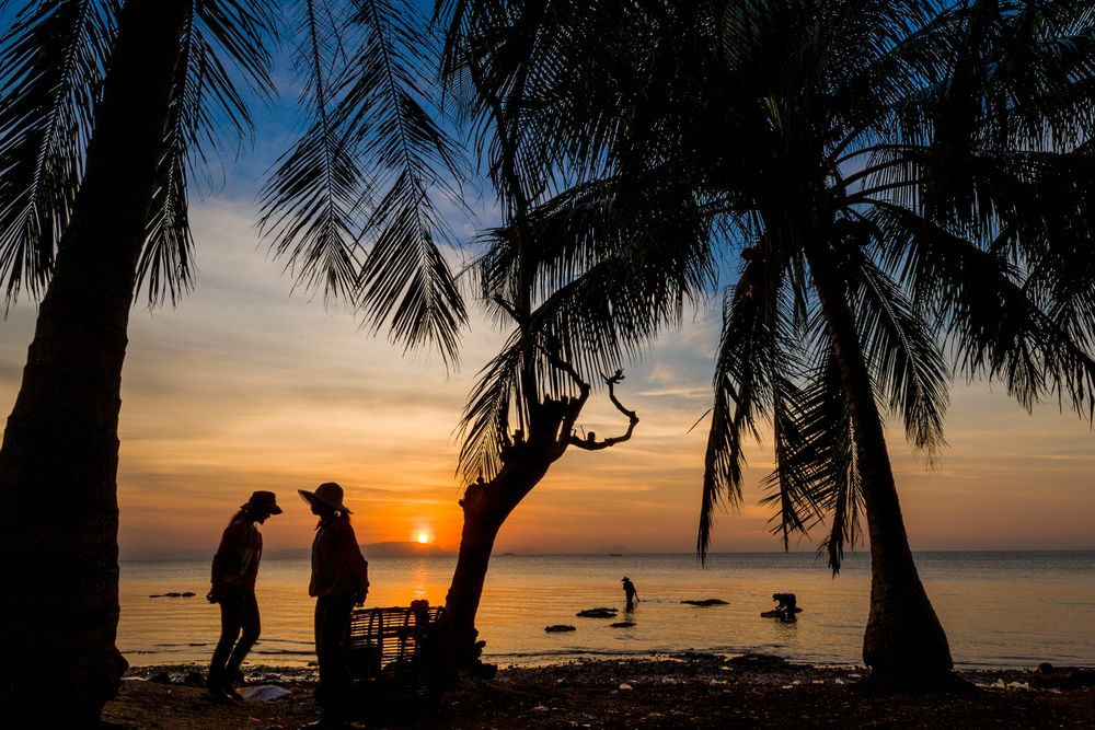 Crab fishing. Kep, Cambodia kep.cambodia01.jpg