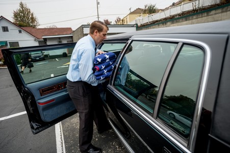 VETS.homeless.funerals_15.jpg