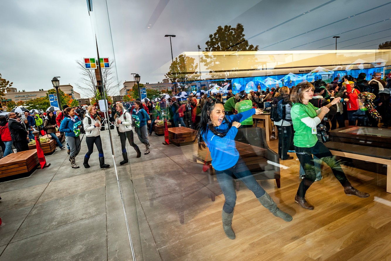 Microsoft store opening store.msft_08.jpg