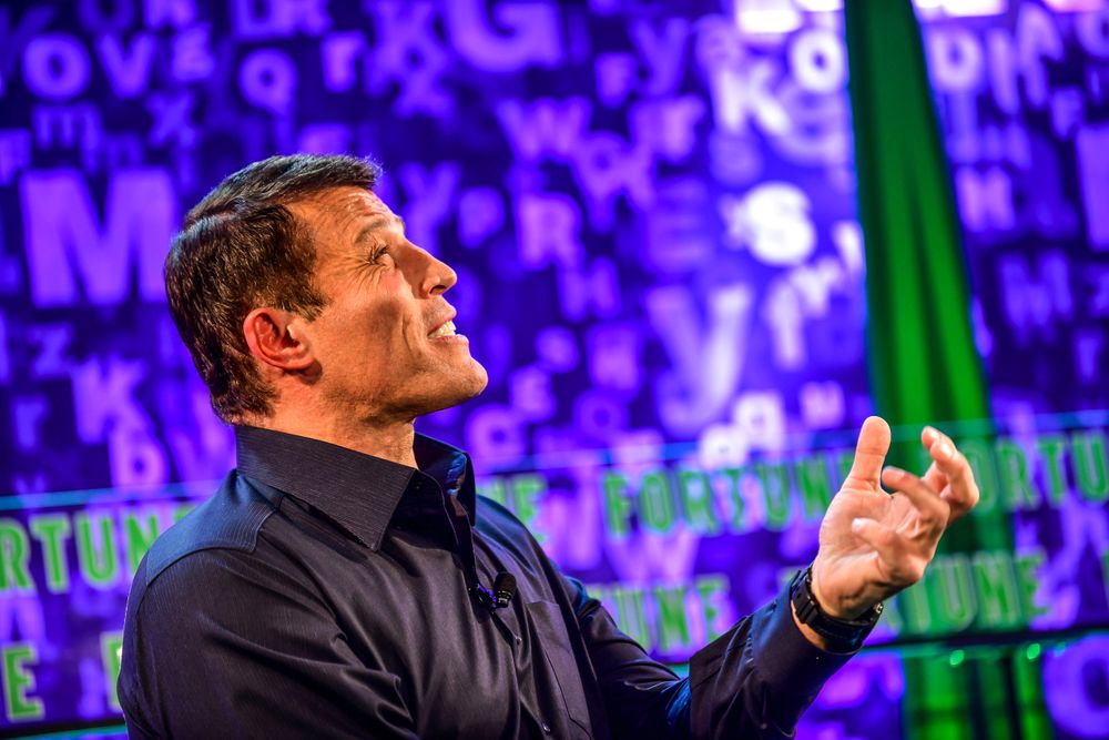 Tony Robbins 40203922764_19a4acfe4d_o copy.jpg