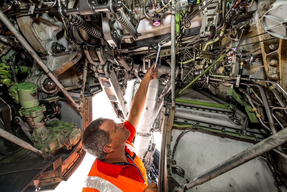 Boeing 737 maintenance with Stanley Tools. stanley.ALASKA.AIRLINES_02218.jpg