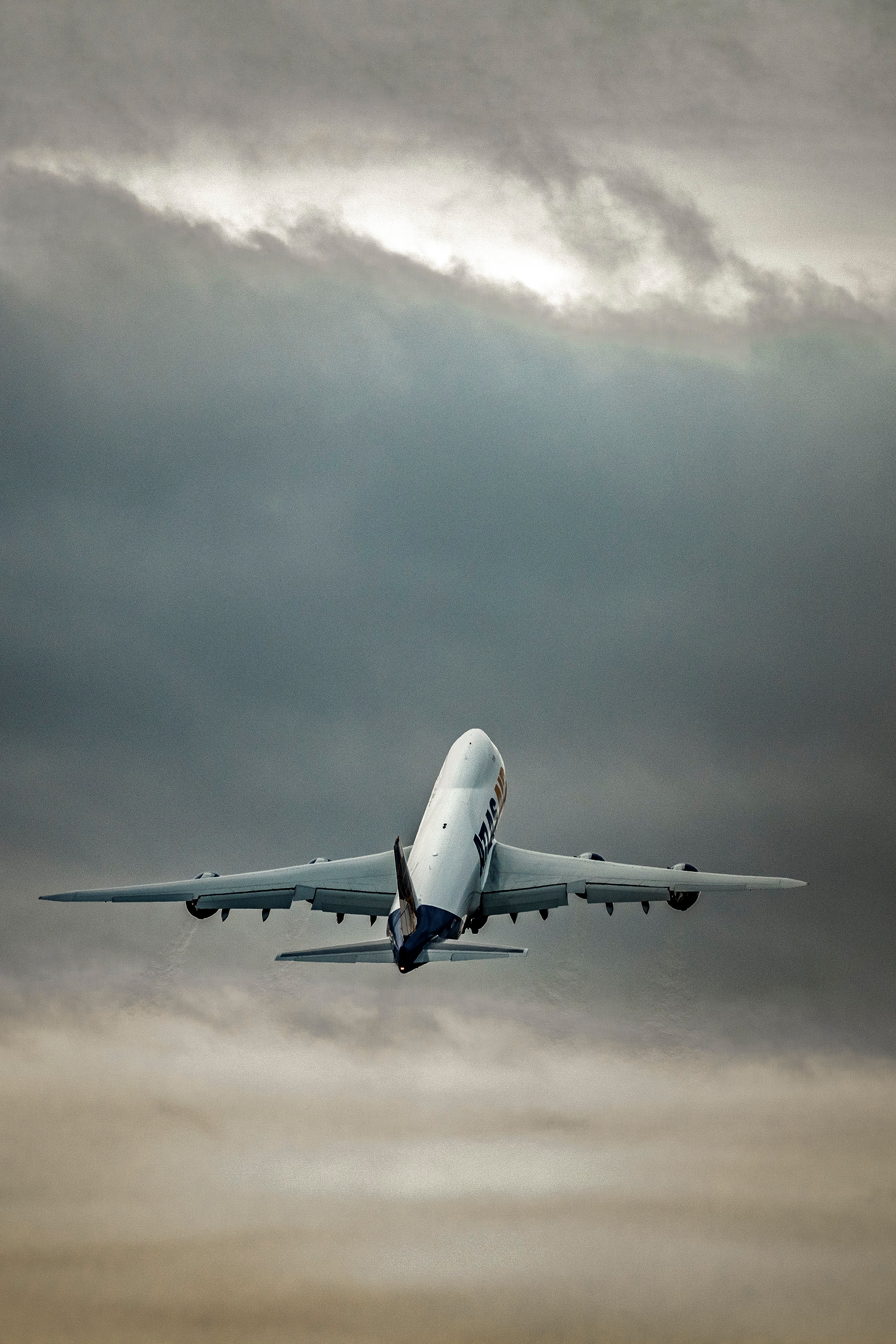 BOEING.747-8.FINAL_696.jpg