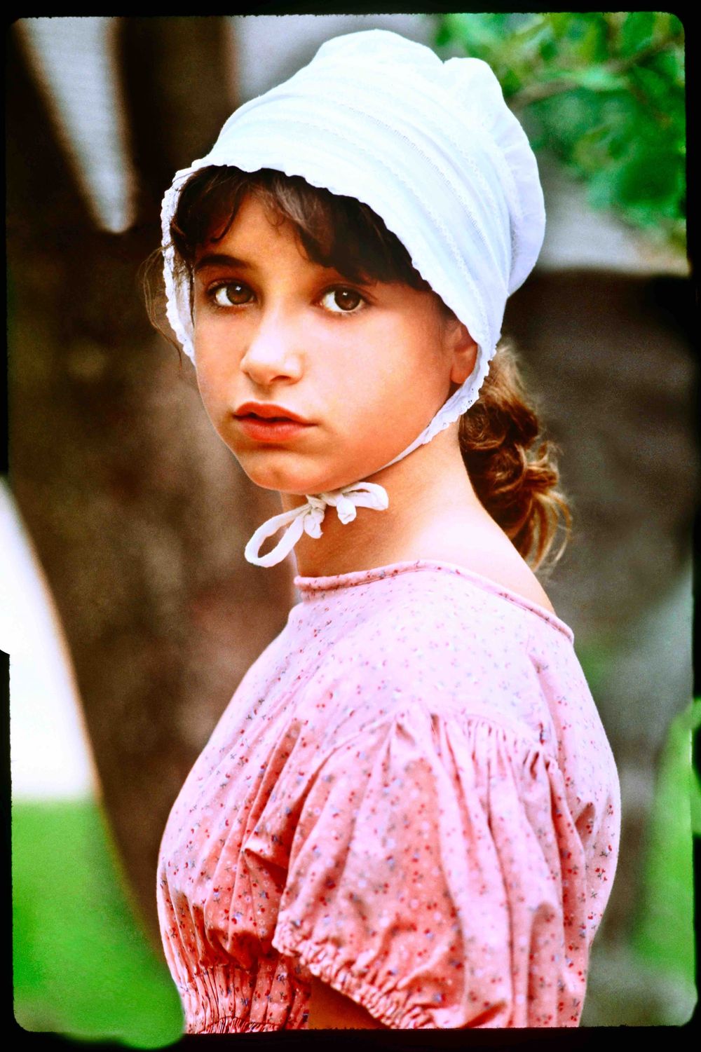 Girl, Amish, Amish Kids, Outside Amish Kids