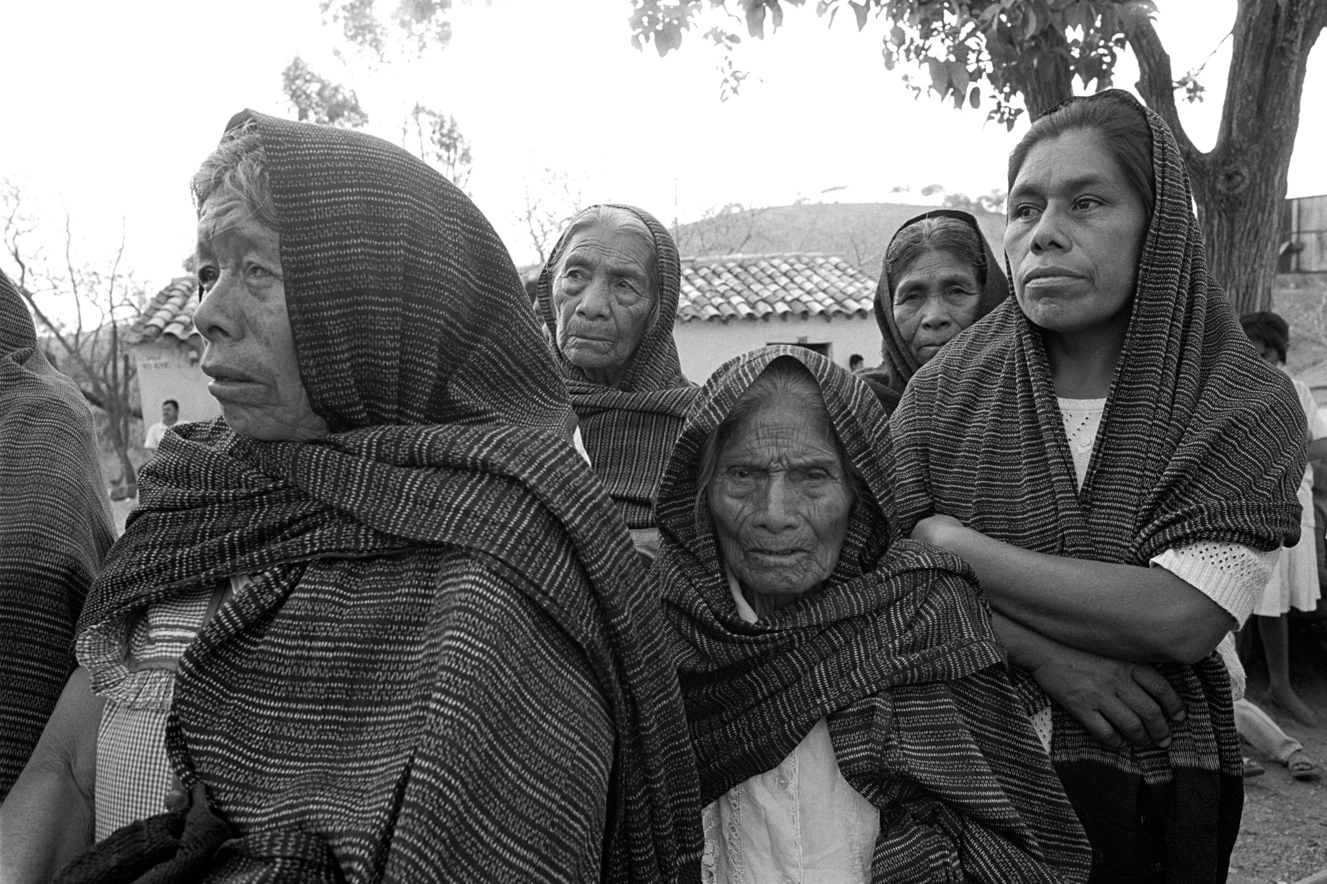 Women with rebozo