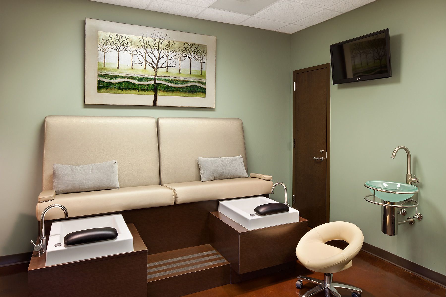 Murfreesboro Medical Clinic Spa | Murfreesboro, TNArchitect - Lyman Davidson Dooley, Inc.General Contractor - Freese Johnson, LLCInterior Design - Inner Design Studio