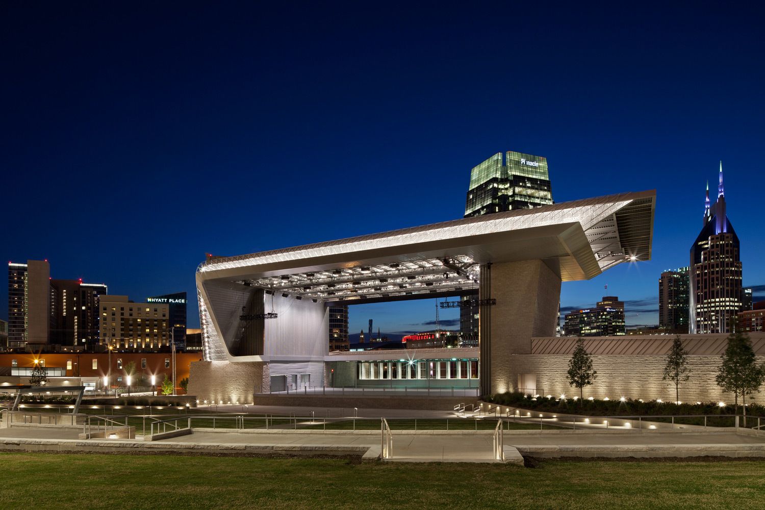 Nashville Riverfront Park and Ascend Amphitheater | Nashville, TNGeneral Contractor - Skanska