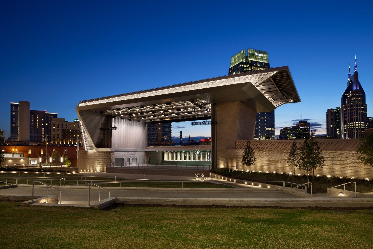 Nashville Riverfront Park and Ascend Amphitheater | Nashville, TNGeneral Contractor - Skanska
