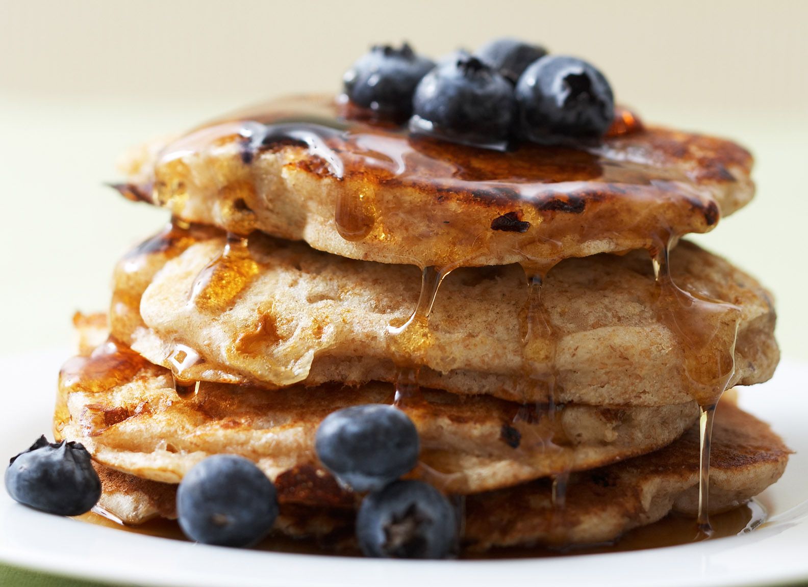 1r3882_bluebrry_pancakes_010.jpg