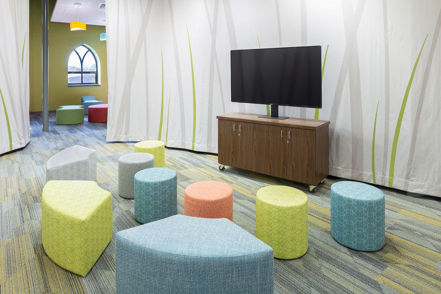 10_CURTAIN ROOM_rev.jpg