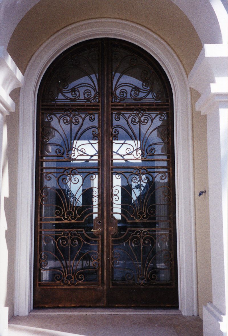 1v_gold_leaf_doors