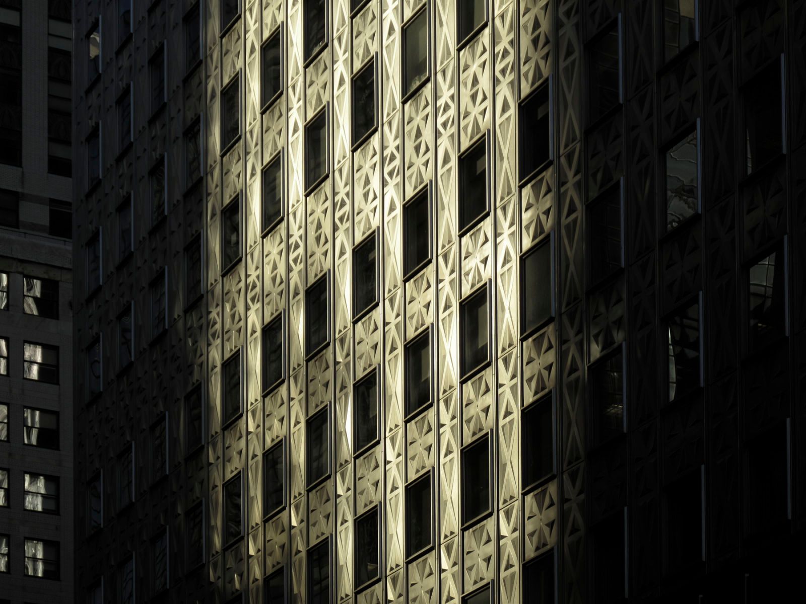 1chrysler_front_final_21100_copy