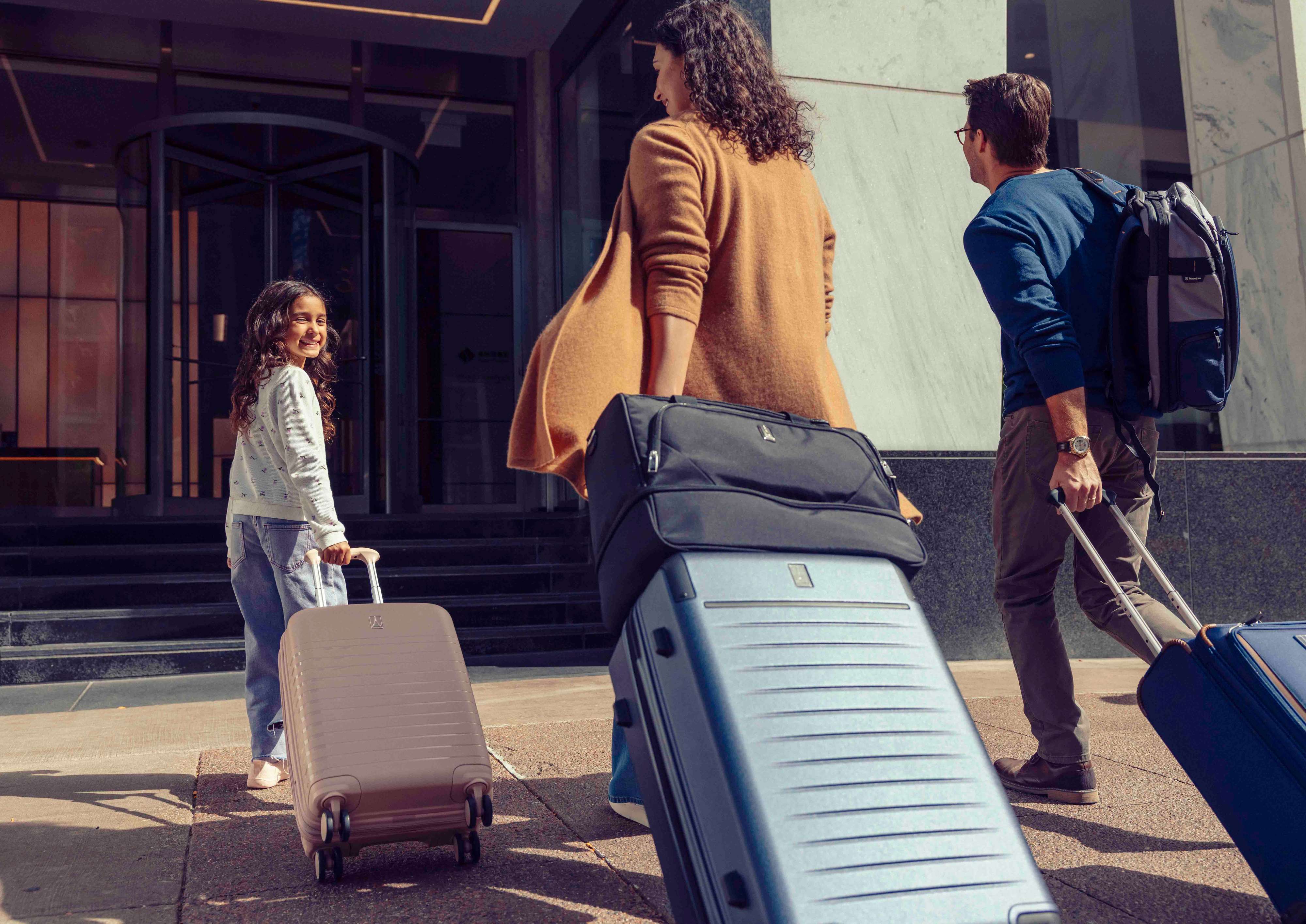 250924_DFK_Manifest_Travelpro_3350.jpg