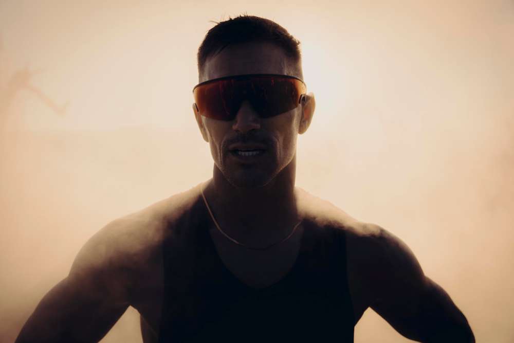 032425_Oakley_Meta_03145.jpg