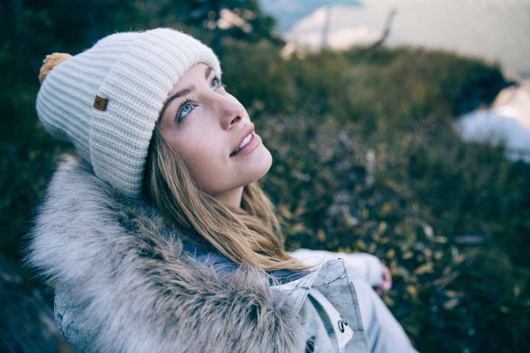 Campaign shoot for Burton Snowboards 2016 Fall/ Winter line. Shot in Banff Alberta with Danny Davis, Melrose Boyer, Werni Stock, Tammara Diaz, Mark Sollors. Shot by Gabe LHeureux. Melrose Boyer, Look to the sky, Banff