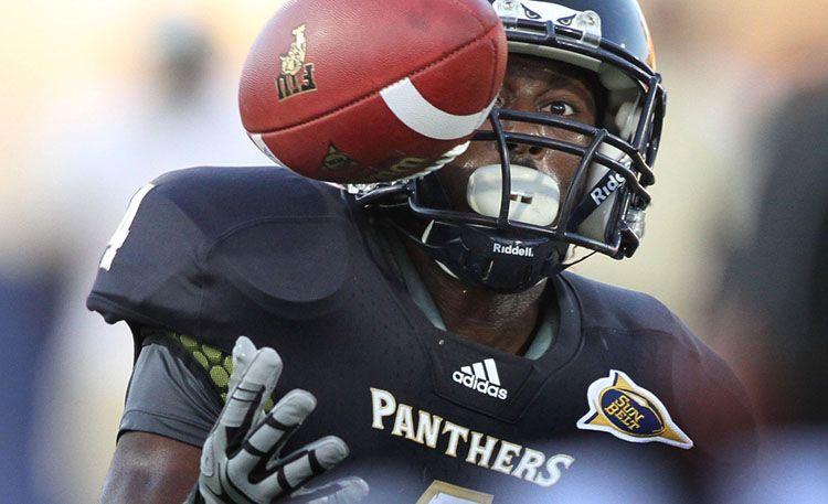 FIU wide receiver, T.Y. Hilton makes the catch.