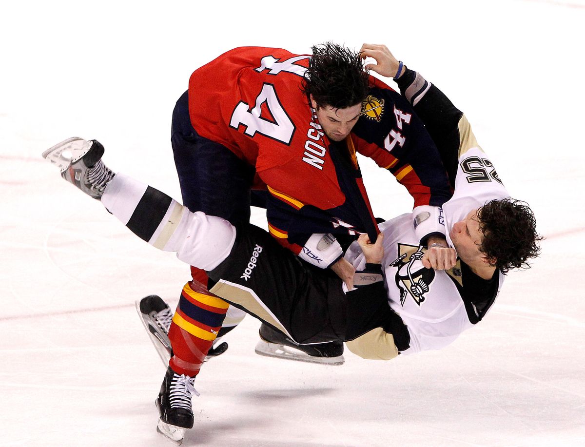 Hockey taked own, Pittsburgh Peguins vs. Florida Panthers.