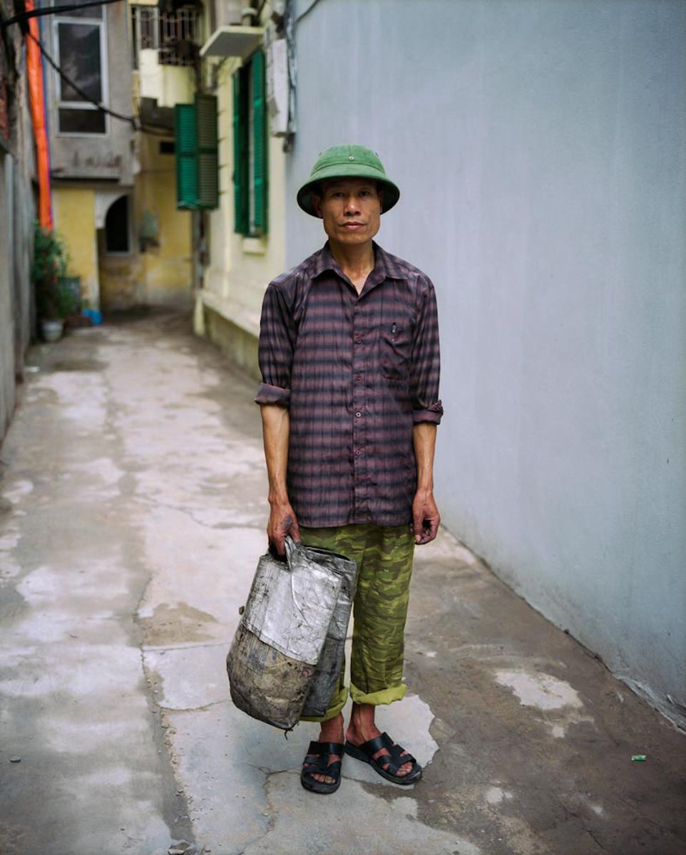 NGANCharcoal Delivery Man2011