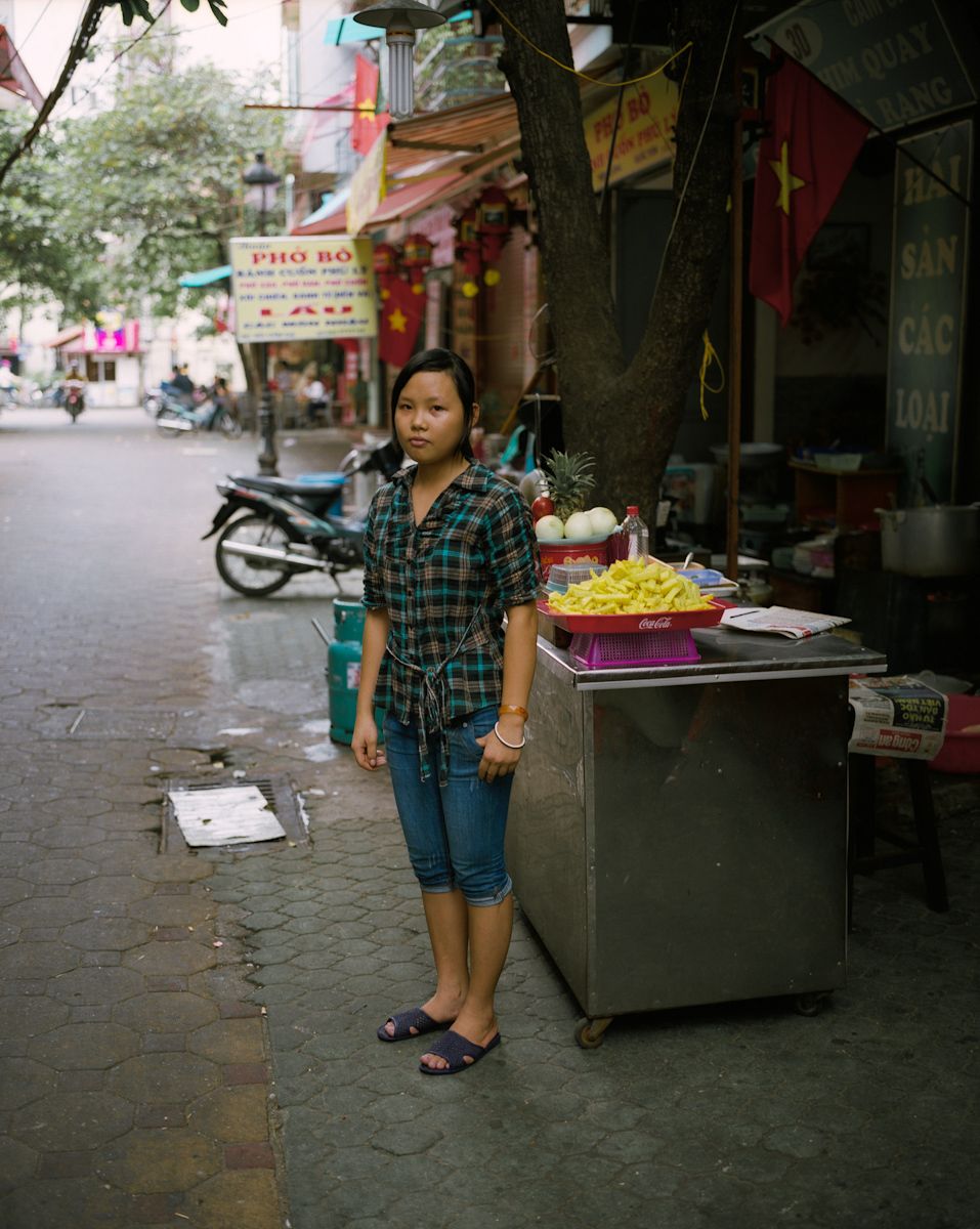 VU THI LEStreet Cafe Worker2010