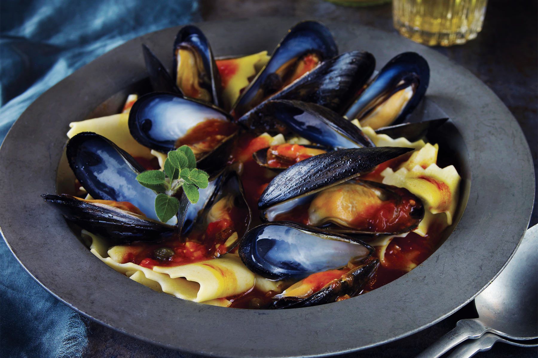10_1mussles_red_sauce.jpg