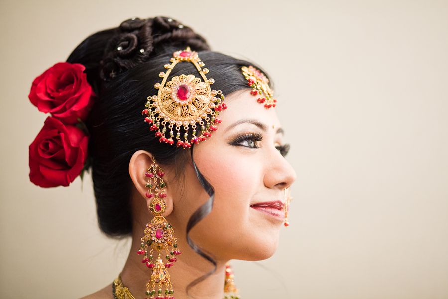 15 Bridal Hairstyles For Curly Hair, From Curly Back Bun To Side Swept Open  Curls