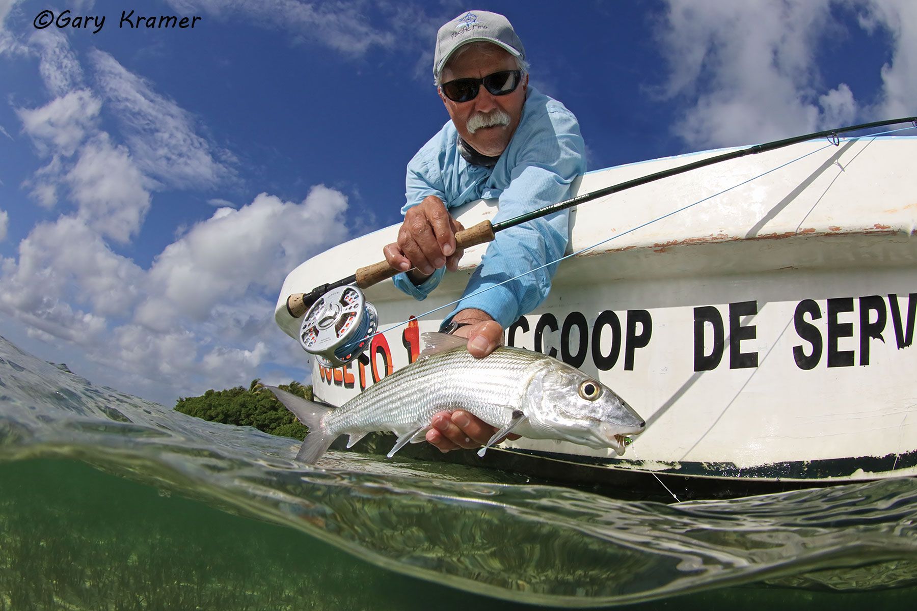 Flyfisherman (Alan Sands) w/Bonefish, Mexico - NFBw#077d