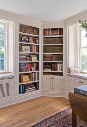 Old Greenwich AntiqueLiving room library