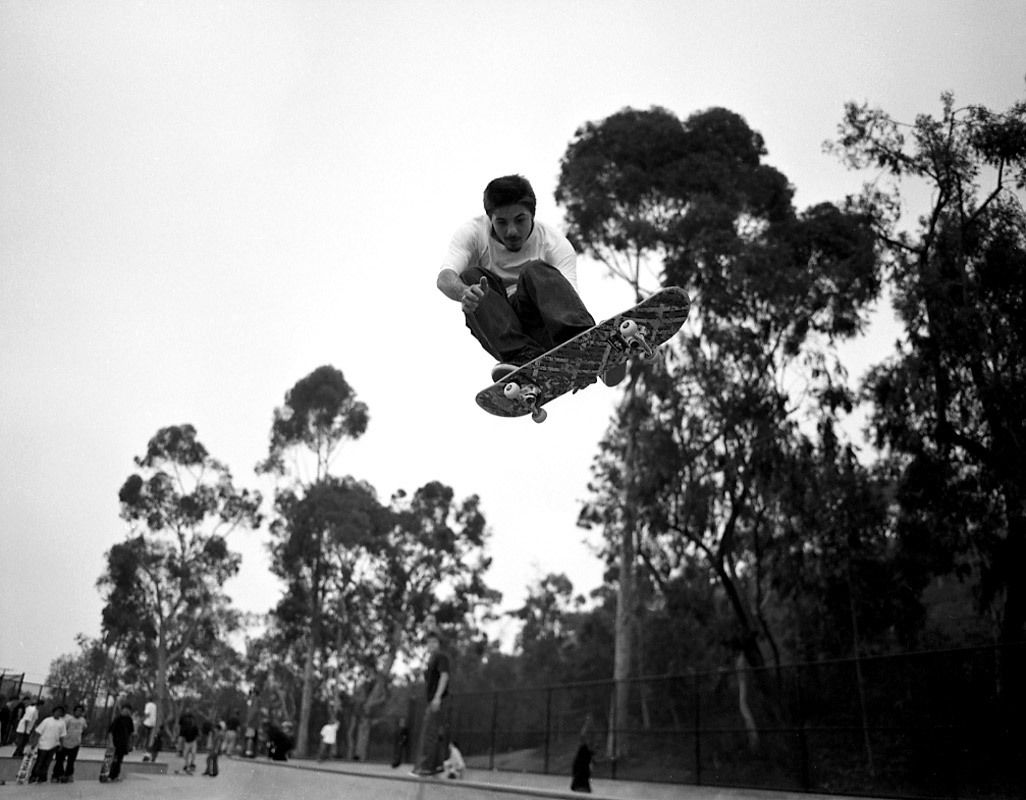 1012_skaters030_livebooks.jpg