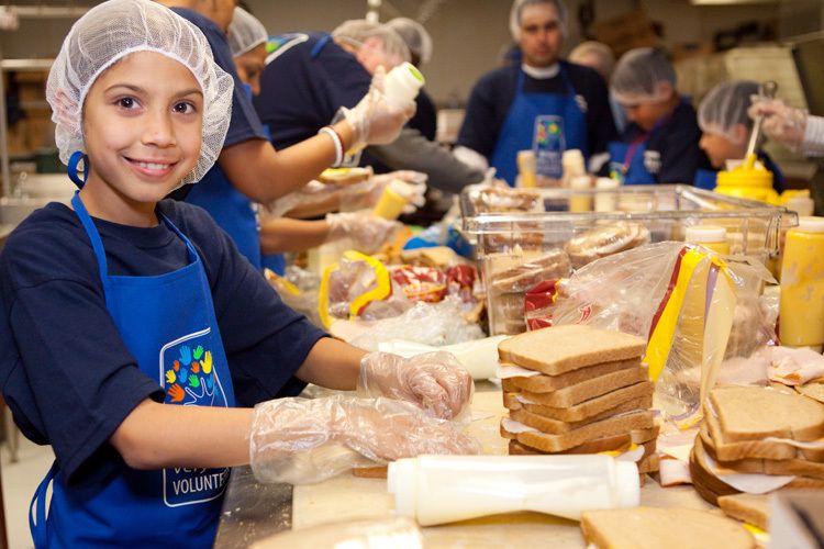 Nestle USA Volunters at Union Rescue Mission on Christmas Eve 2009 Nestle USA Volunters at Union Rescue Mission on Christmas Eve 20