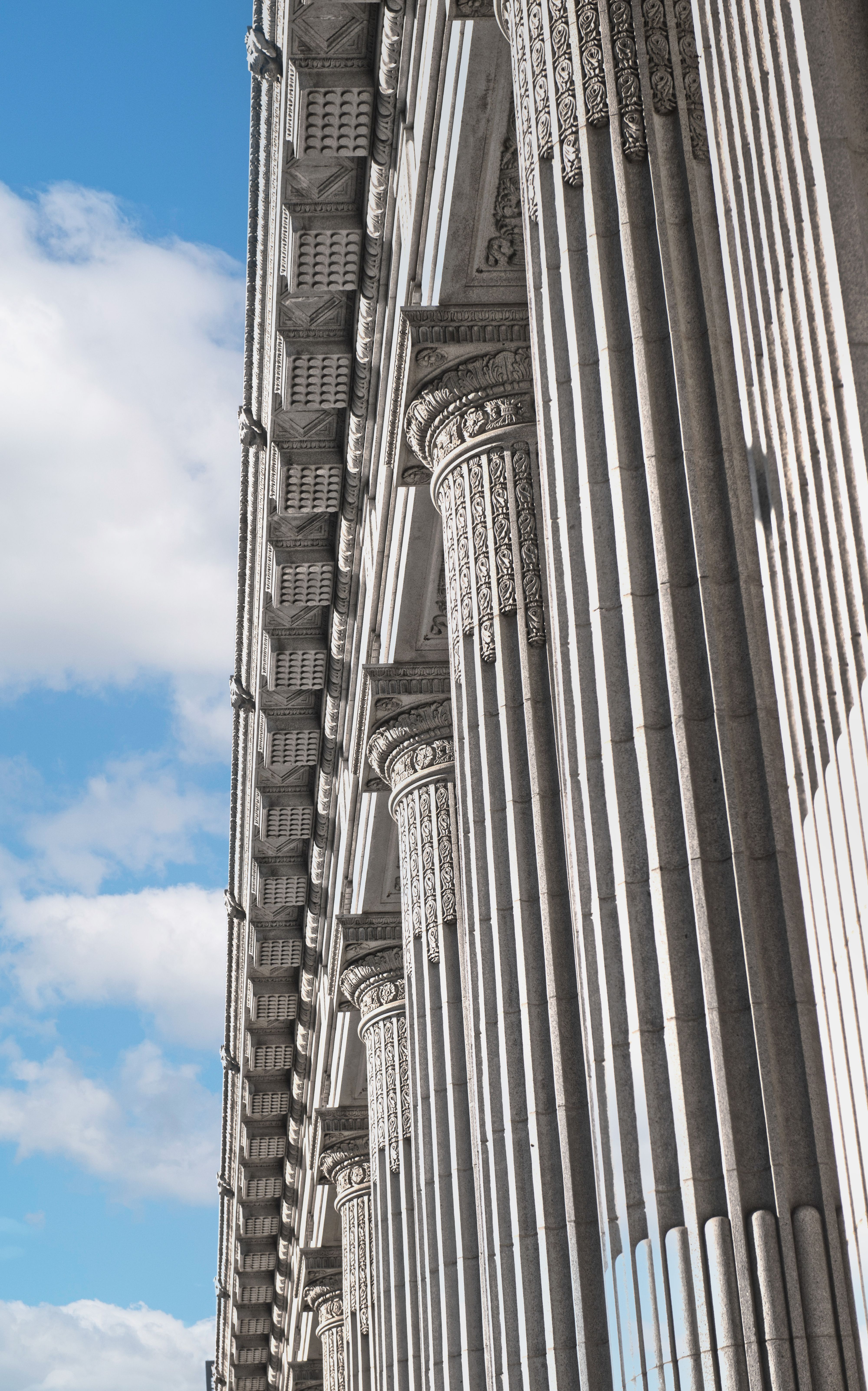 D.O. Mills Bank Building: Detail of Neoclassical Columns
