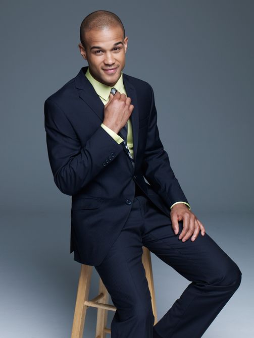 1macys_2012_mens_navy_suit_nr.jpg